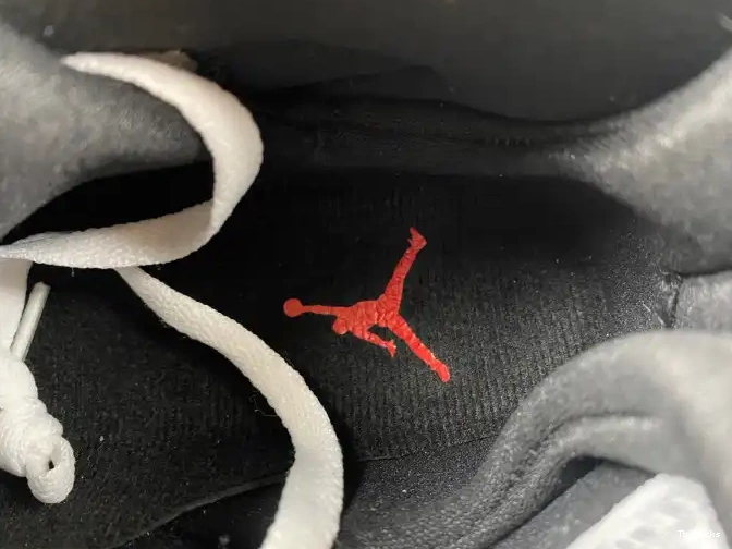Reps TBK (2013) 305381-103 Air Bunny 8 Retro Bugs Jordan 0606